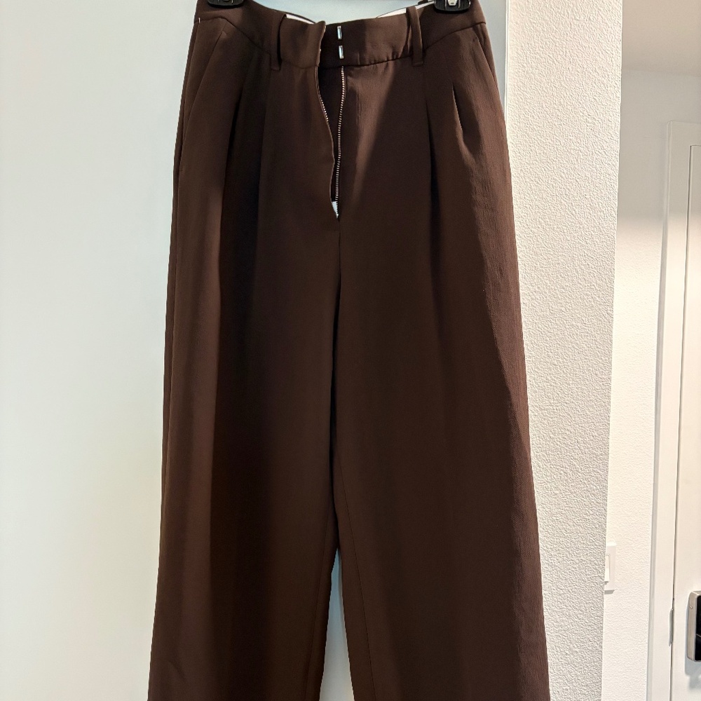 Aritzia Effortless pant